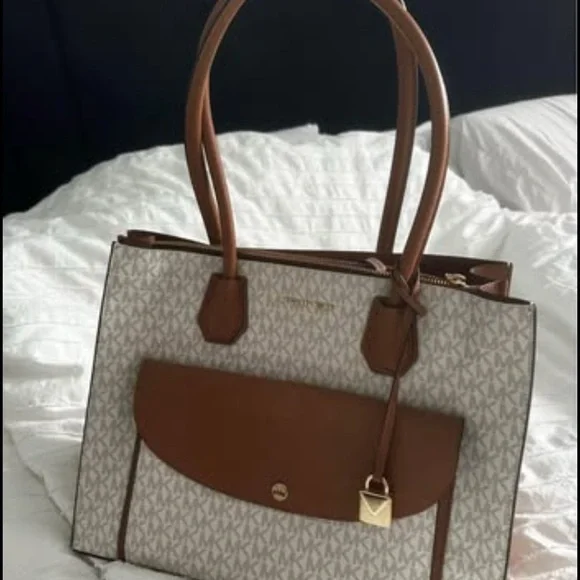 Michael Kors Bags Michael Kors Mercer Extra Large Pocket Tote